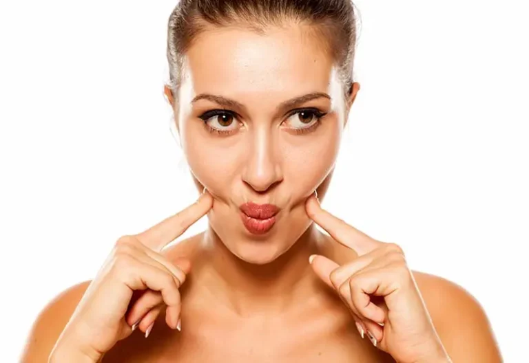photo causes of hollow cheeks